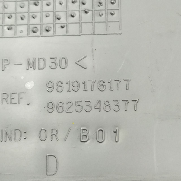 ACABAMENTO DIREITO COLUNA PARA-BRISA  PEUGEOT PARTNER 1.8  2000 165309