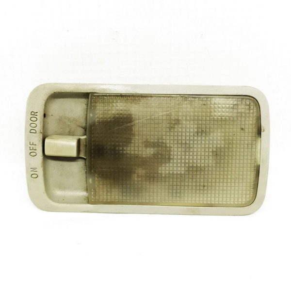 LUZ CORTESIA TOYOTA COROLLA 2004    140251