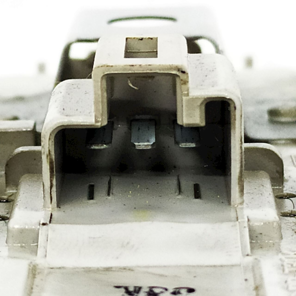 LUZ CORTESIA TOYOTA COROLLA 2004    140251