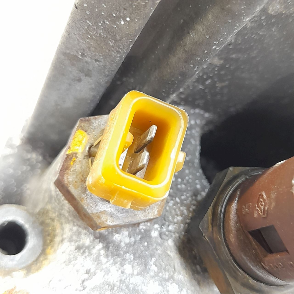 CARCAÇA VÁLVULA TERMOSTÁTICA RENAULT MEGANE 1.6 1998 183040