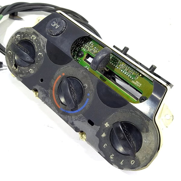 COMANDO AR CONDICIONADO FORD FIESTA 2003    120223