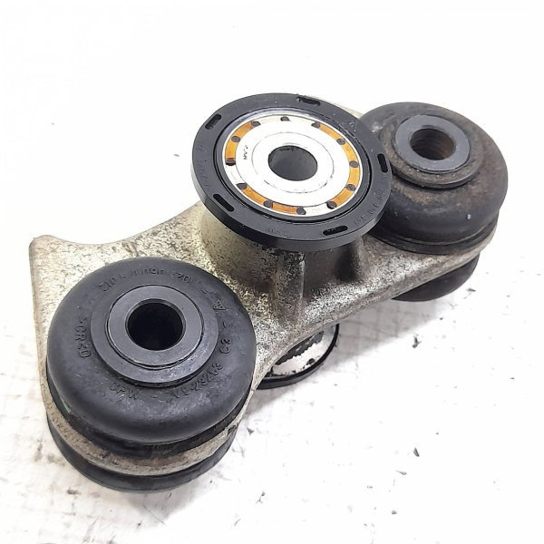 BUCHA CENTRAL BRAÇO OSCILANTE TRASEIRO  MERCEDES-BENZ B200 2.0 2007 185857