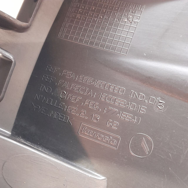 GUIA ESQUERDO PARA CHOQUE TRASEIRO  CITROËN C4 PICASSO 2.0 2009 192106