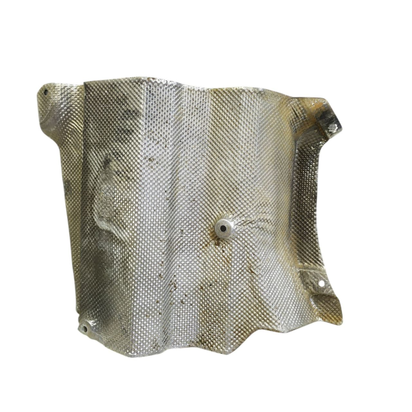 DEFLETOR TRASEIRO ESQUERDO CAIXA RODA ESTEPE  MERCEDES-BENZ C 200K 1.8 2009 195206