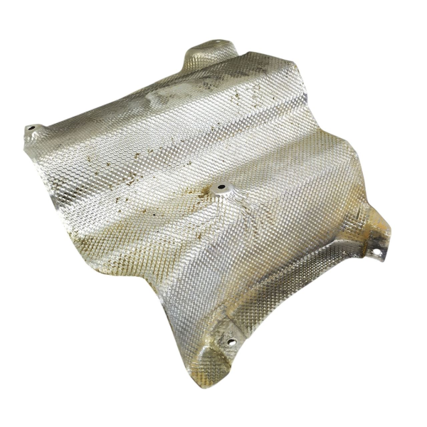 DEFLETOR TRASEIRO ESQUERDO CAIXA RODA ESTEPE  MERCEDES-BENZ C 200K 1.8 2009 195206