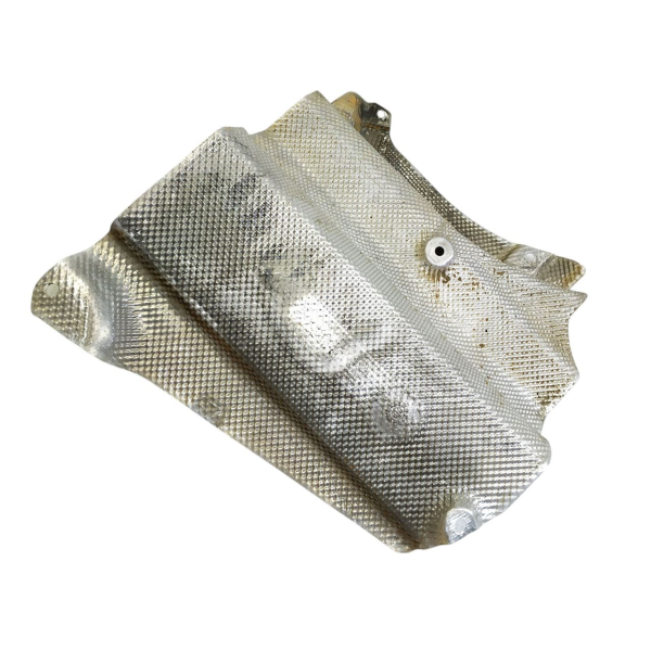 DEFLETOR TRASEIRO ESQUERDO CAIXA RODA ESTEPE  MERCEDES-BENZ C 200K 1.8 2009 195206