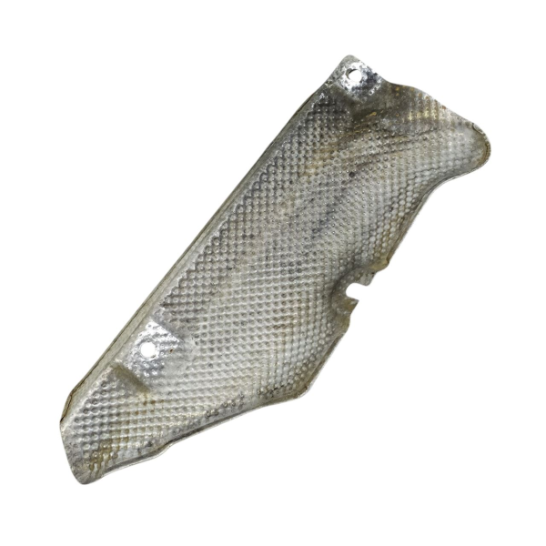 DEFLETOR TRASEIRO ESQUERDO CAIXA RODA ESTEPE  MERCEDES-BENZ C 200K 1.8 2009 195207