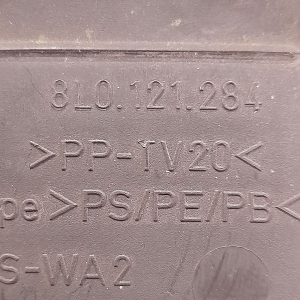 DEFLETOR DIREITO RADIADOR  AUDI A3 1.8 T  1998 194123