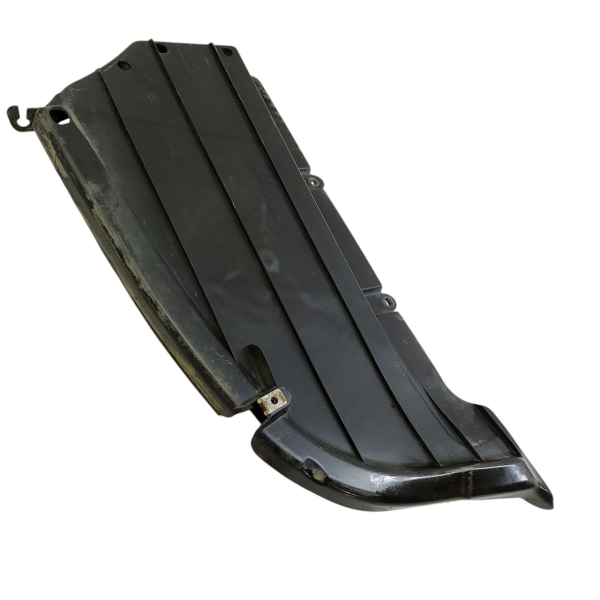 DEFLETOR TRASEIRO DIREITO CAIXA RODA ESTEPE  MERCEDES-BENZ C 200K 1.8 2009 195208