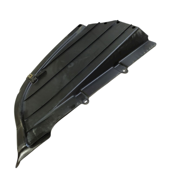 DEFLETOR TRASEIRO DIREITO CAIXA RODA ESTEPE  MERCEDES-BENZ C 200K 1.8 2009 195208