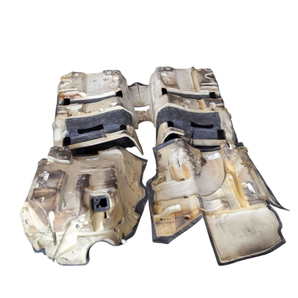 CARPETE MOLDADO ASSOALHO  MERCEDES-BENZ C 200K 1.8 2009 195306