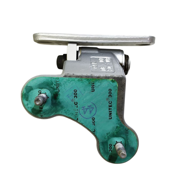 DOBRADIÇA INFERIOR PORTA TRASEIRA DIREITA  MERCEDES-BENZ C 200K 1.8 2009 195328