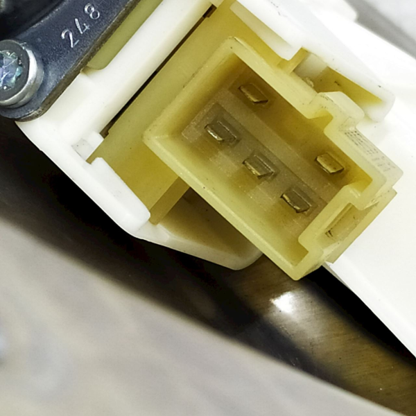 MÁQUINA VIDRO PORTA TRASEIRA ESQUERDA  MERCEDES-BENZ C 200K 1.8 2009 195566