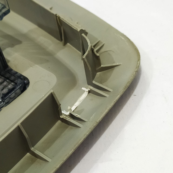 LUZ CORTESIA  GM SONIC LT HB AT 2013 26273