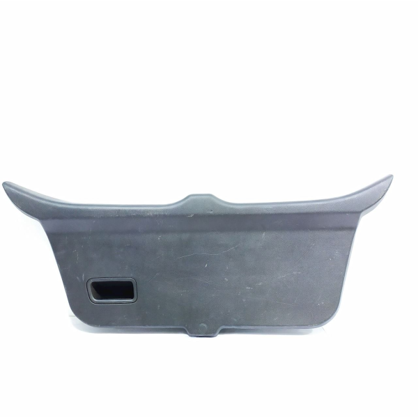 ACABAMENTO INTERNO TAMPA TRASEIRA GM SONIC LT HB AT 2013 26311