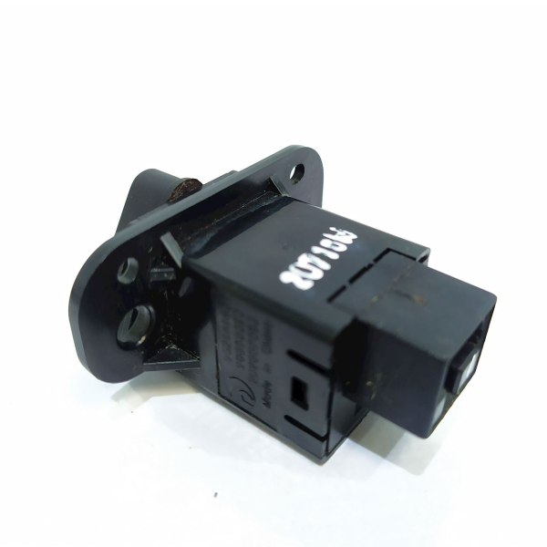 BOTÃO PISCA-ALERTA GM SONIC LT HB AT 2013 26460