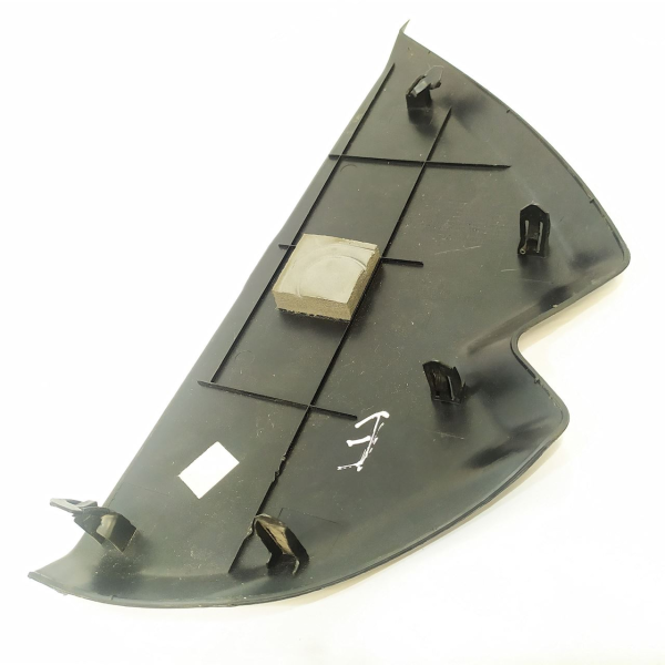 ACABAMENTO LATERAL ESQUERDA CAPA PAINEL  GM SONIC LT HB AT 2013 26030