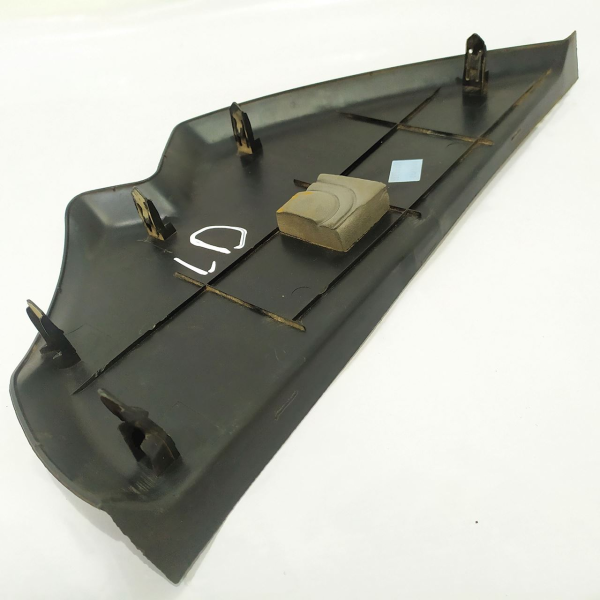 ACABAMENTO LATERAL DIREITA CAPA PAINEL GM SONIC LT HB AT 2013 26029