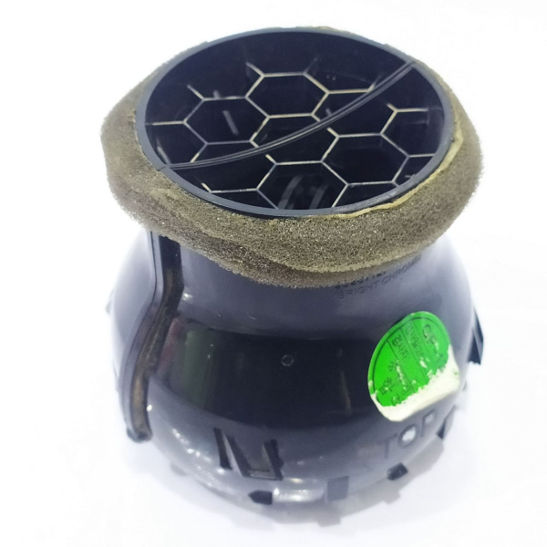 DIFUSOR AR DIREITO  GM SONIC LT HB AT 2013 26033