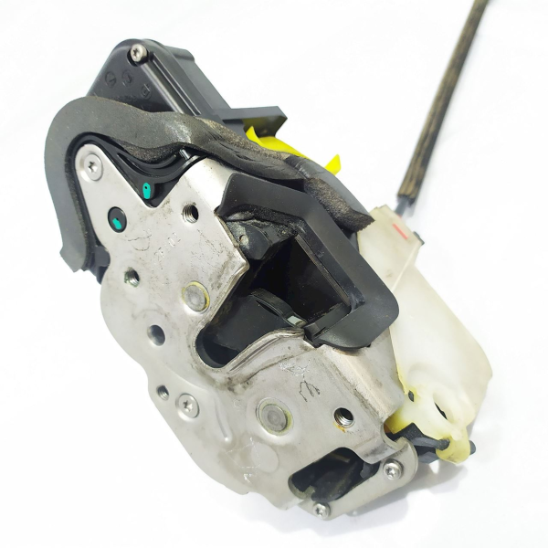 FECHADURA PORTA DIANTEIRA ESQUERDA GM SONIC LT HB AT 2013 26369