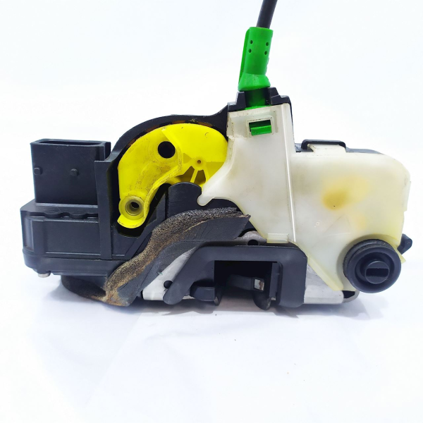 FECHADURA PORTA TRASEIRA ESQUERDA  GM SONIC LT HB AT 2013 26364