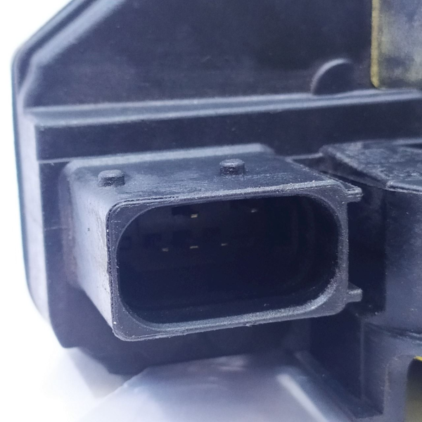 FECHADURA PORTA TRASEIRA ESQUERDA  GM SONIC LT HB AT 2013 26364