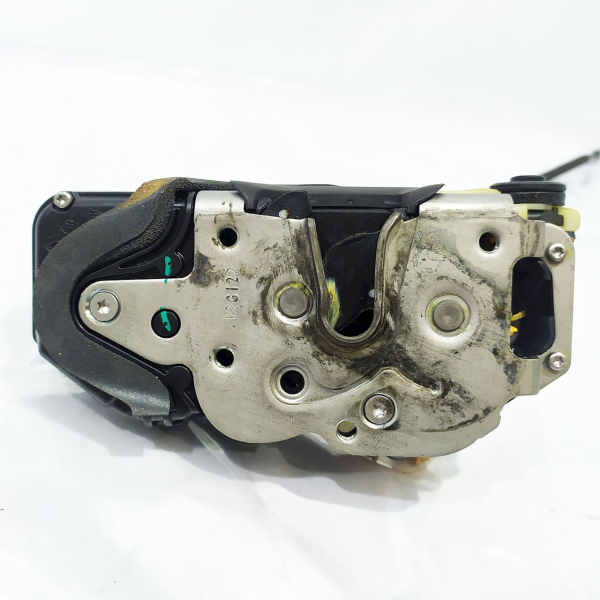 FECHADURA PORTA TRASEIRA ESQUERDA  GM SONIC LT HB AT 2013 26364