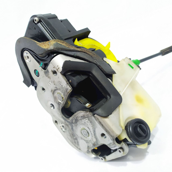 FECHADURA PORTA TRASEIRA ESQUERDA  GM SONIC LT HB AT 2013 26364