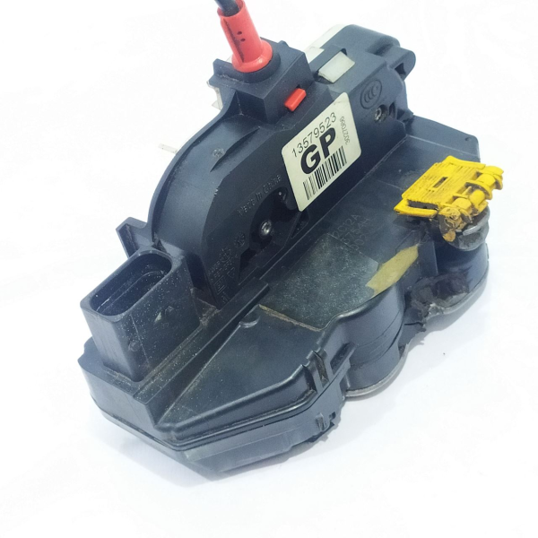 FECHADURA PORTA DIANTEIRA DIREITA GM SONIC LT HB AT 2013 26371