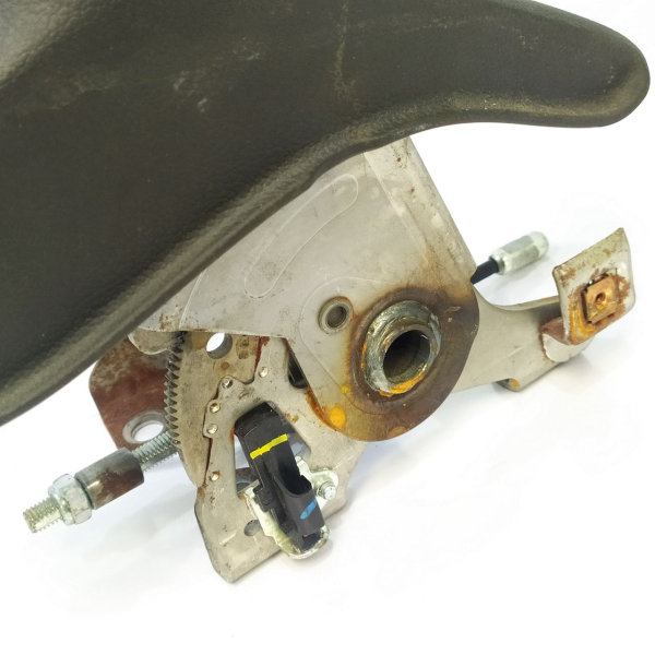 ALAVANCA ACIONADOR FREIO DE MÃO GM SONIC LT HB AT 2013 26031