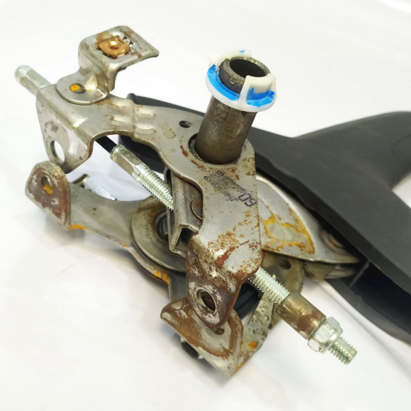 ALAVANCA ACIONADOR FREIO DE MÃO GM SONIC LT HB AT 2013 26031