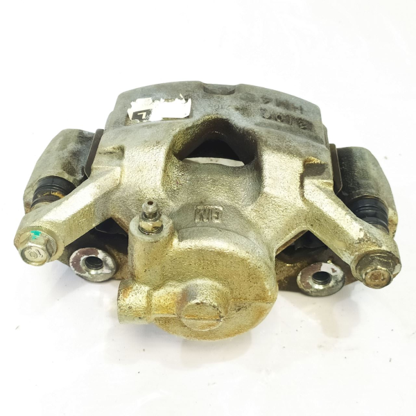 PINÇA FREIO DIANTEIRA ESQUERDA  GM SONIC LT HB AT 2013 26013
