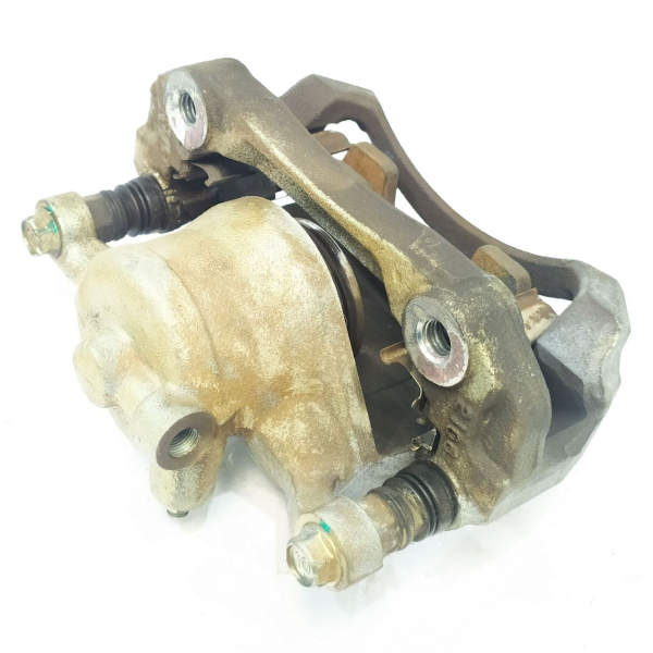 PINÇA FREIO DIANTEIRA ESQUERDA  GM SONIC LT HB AT 2013 26013