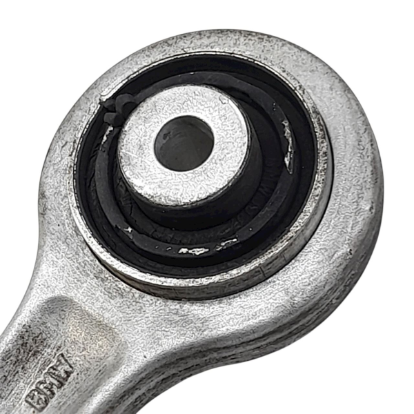 BRAÇO SUPERIOR SUSPENSÃO TRASEIRA DIREITA  BMW 550I 4.8  2009 196800