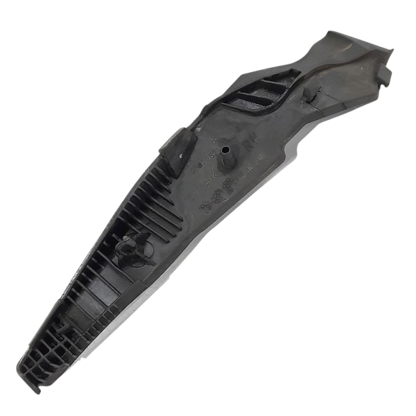 ACABAMENTO DIREITO CHURRASQUEIRA  GM SONIC HB 1.6 2013 200863