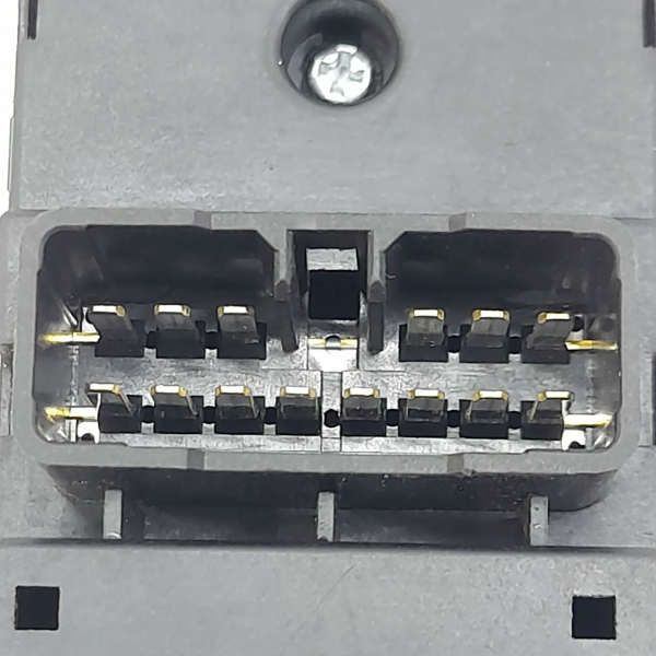 BOTÃO VIDRO PORTA DIANTEIRA ESQUERDA  GM SONIC HB 1.6 2013 201020