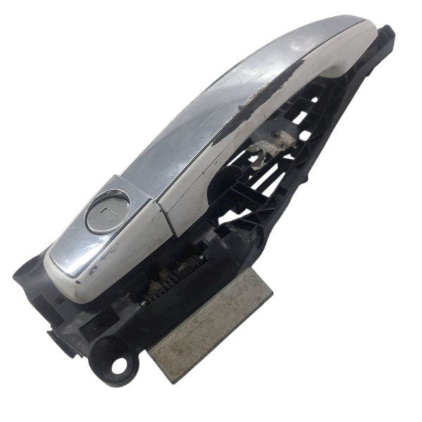 MAÇANETA EXTERNA PORTA DIANTEIRA ESQUERDA  GM SONIC HB 1.6 2013 201023