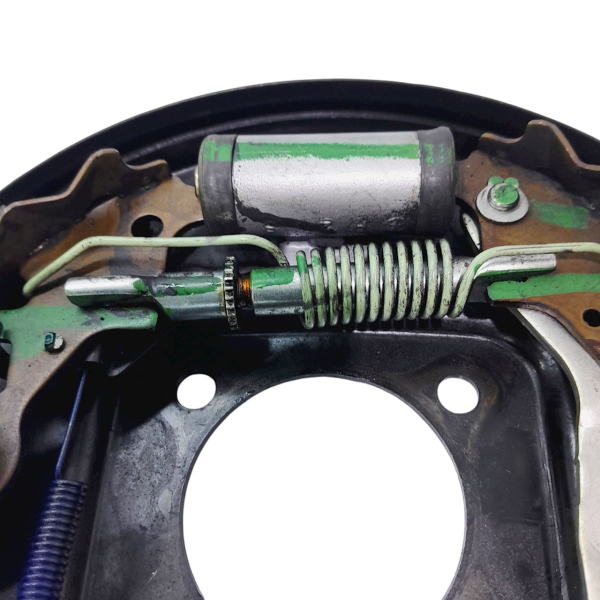 ESPELHO SAPATA FREIO TRASEIRO ESQUERDO NISSAN KICKS    202209