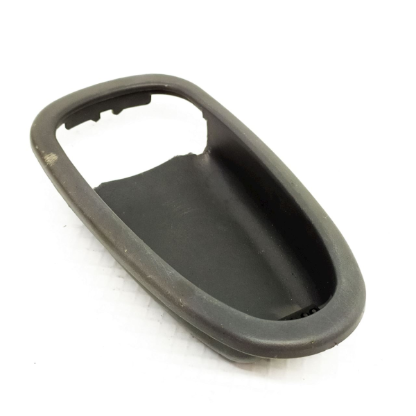 ACABAMENTO MAÇANETA INTERNA PORTA TRASEIRA DIREITA DAEWOO LEGANZA 1997    141893