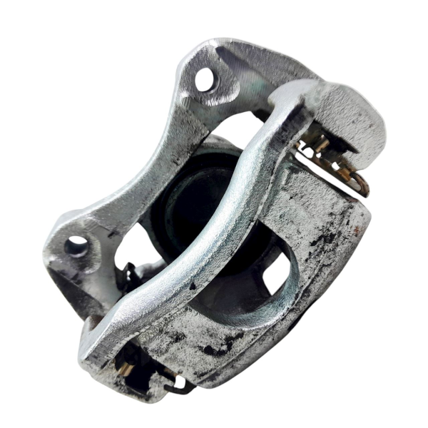 PINÇA DIANTEIRA DIREITA KICKS 2024    204688