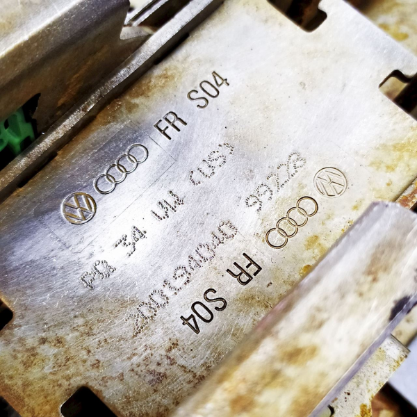 COLUNA DIREÇÃO ESCAMOTEÁVEL VW GOLF 1.6 SR 2000    103878