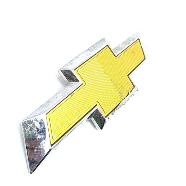 EMBLEMA GRADE DIANTEIRA GM TRACKER 2018    130822