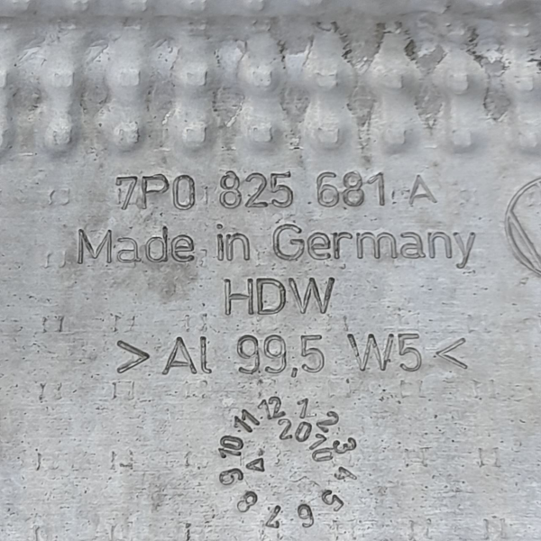 DEFLETOR DIREITO ESCAPAMENTO  PORSCHE CAYENNE S 4.8 T 2011 190205