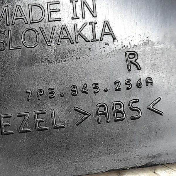 ACABAMENTO LANTERNA DIREITA  PORSCHE CAYENNE S 4.8 T 2011 190359