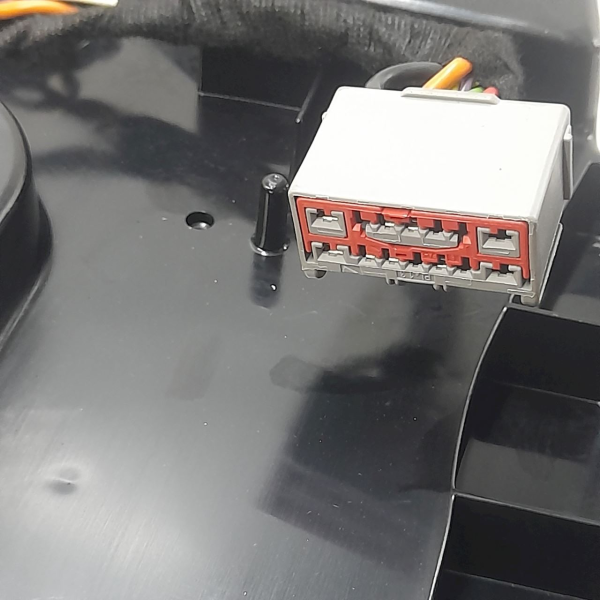 CAIXA SUBWOOFER ORIGINAL  PORSCHE CAYENNE S 4.8 T 2011 190287