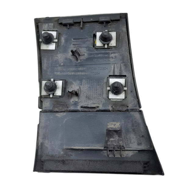 ACABAMENTO INFERIOR PARA LAMA DIREITO  PORSCHE CAYENNE S 4.8 T 2011 189965