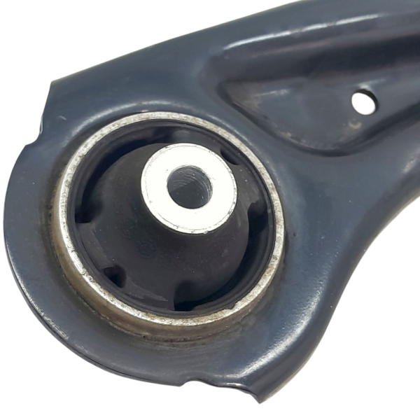 BANDEJA DIANTEIRA ESQUERDA GM ONIX 2023    206645