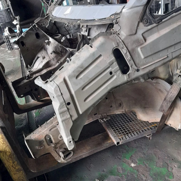 Longorina Esquerda Gm Meriva 1.8 8v 2005    205439 Não Informado