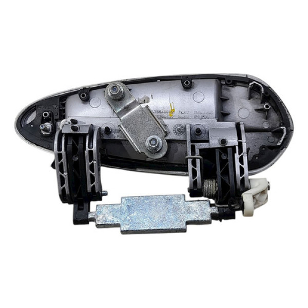 Maçaneta Externa Porta Traseira Esquerda  Fiat Linea Dual 1. Não Informado