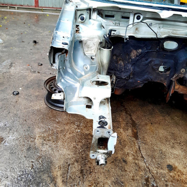 Longarina Direita  Vw Polo 1.6 2003 203474 Não Informado